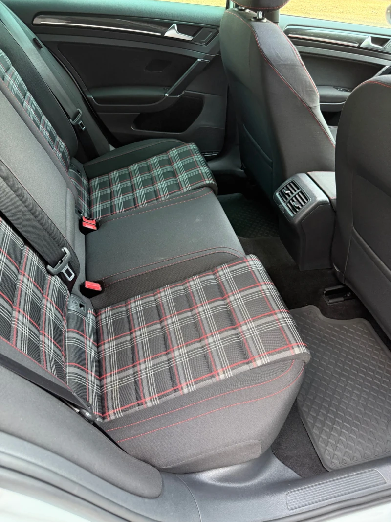VW Golf 7 GTI Performance, снимка 11 - Автомобили и джипове - 52352389