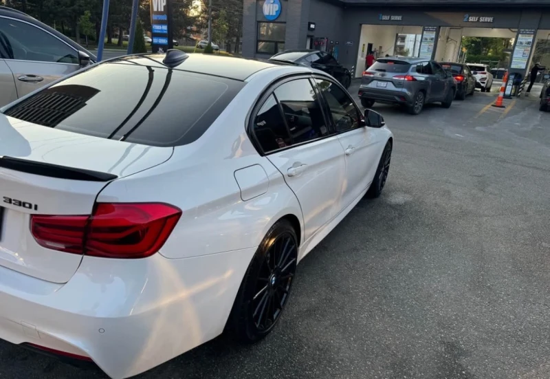 BMW 330 ЧЕРВЕНА КОЖА * * CARFAX * * АВТО КРЕДИТ * * , снимка 3 - Автомобили и джипове - 52758195