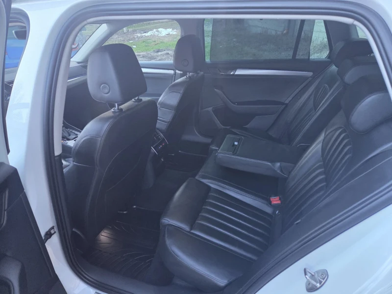Skoda Superb 2.0 TDI  Combi  DSG  110kw  Navi-akt  temp-xenon, снимка 8 - Автомобили и джипове - 53373334