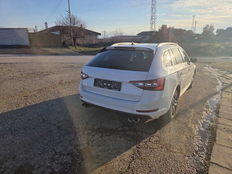 Skoda Superb 2.0 TDI  Combi  DSG  110kw  Navi-akt  temp-xenon, снимка 3 - Автомобили и джипове - 53373334