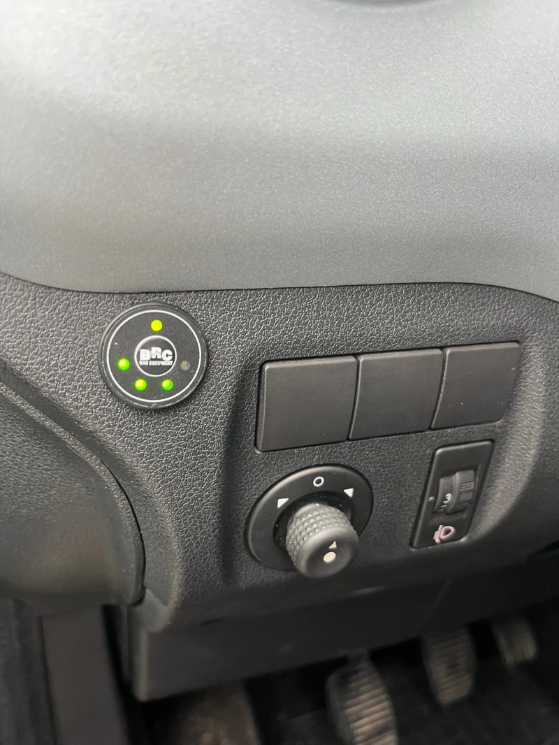 Citroen Berlingo 1.6 GAZ BRC, снимка 7 - Автомобили и джипове - 53576444