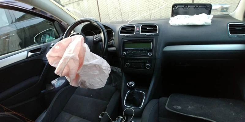 VW Golf 2.0tdi common rail, снимка 6 - Автомобили и джипове - 45089970