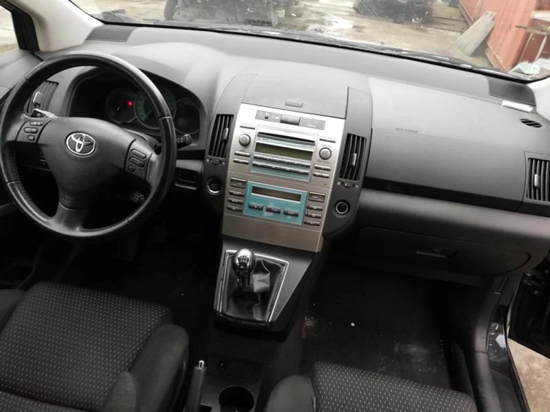 Toyota Corolla verso 2, 2 D4D 2.0D4D, снимка 11 - Автомобили и джипове - 28449018