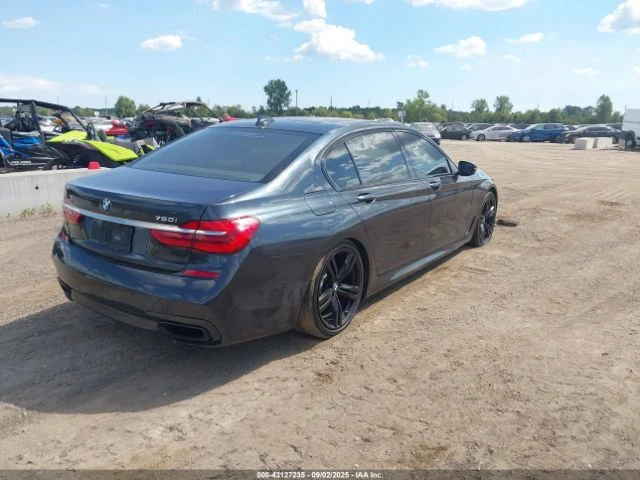 BMW 750 M* SPORT* ДИГИТАЛНО* ТАБЛО* ПОДГРЕВ* КАМЕРА* КЕЙЛЕ - изображение 2