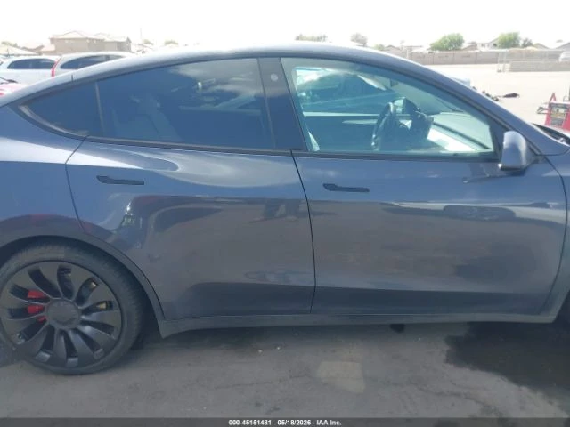 Tesla Model Y Performance Dual Motor AWD, снимка 14 - Автомобили и джипове - 54929240