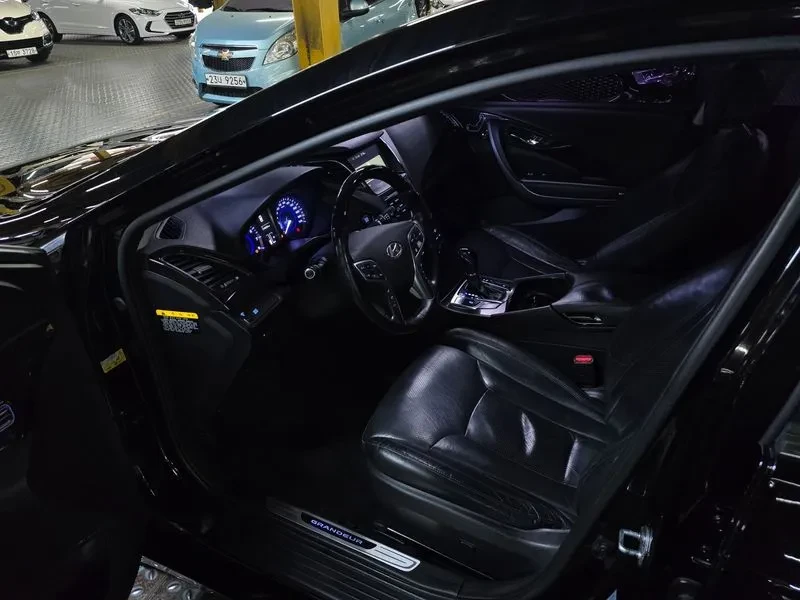 Hyundai Grandeur Hg Hg240 Modern, снимка 12 - Автомобили и джипове - 56069876