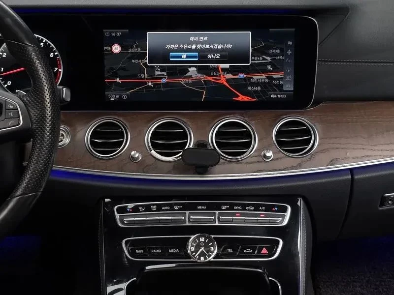 Mercedes-Benz E 300, снимка 14 - Автомобили и джипове - 56685102