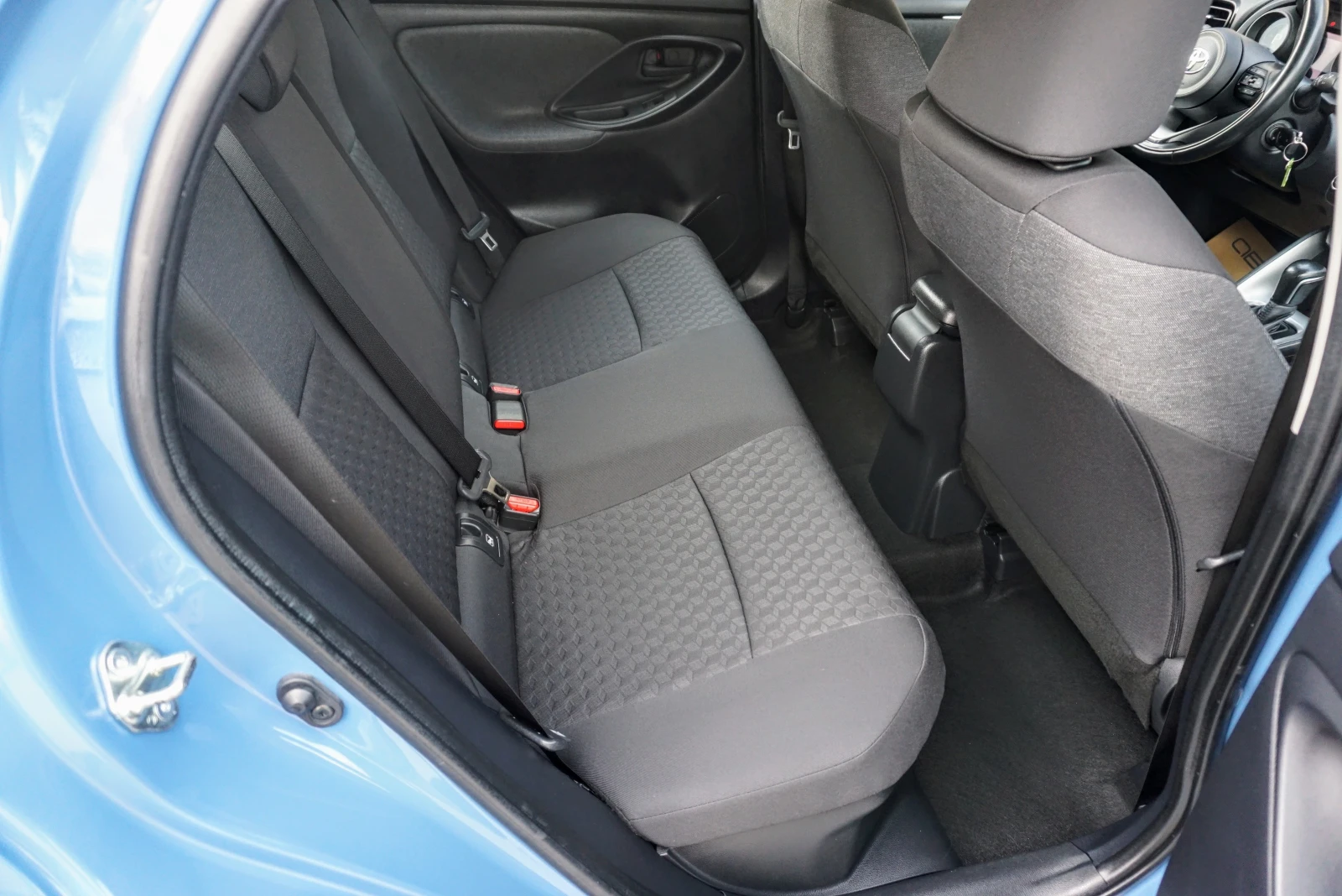 Toyota Yaris 1.5H TREND | Mobile.bg   12