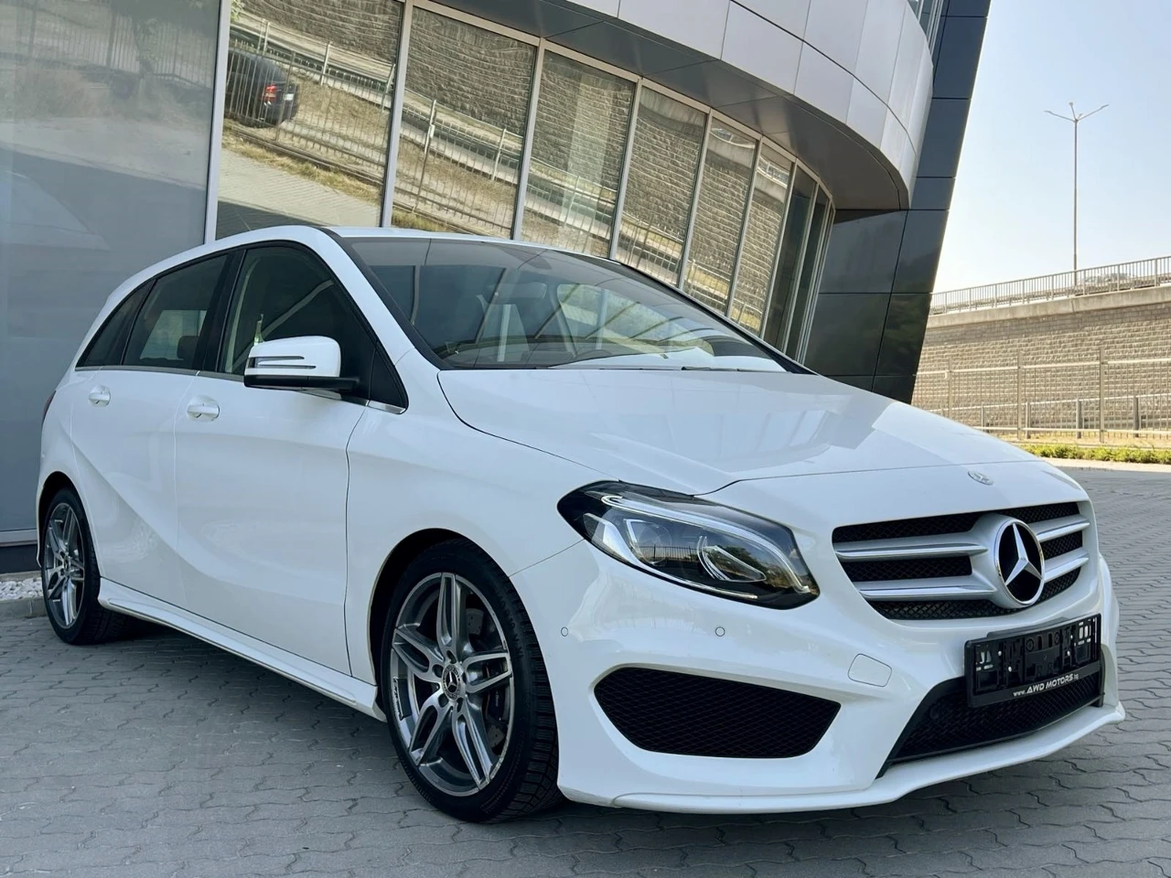 Mercedes-Benz B 220 AMG 4x4 Keyless Carplay Автоматик Нави Кожа Подгр - изображение 3