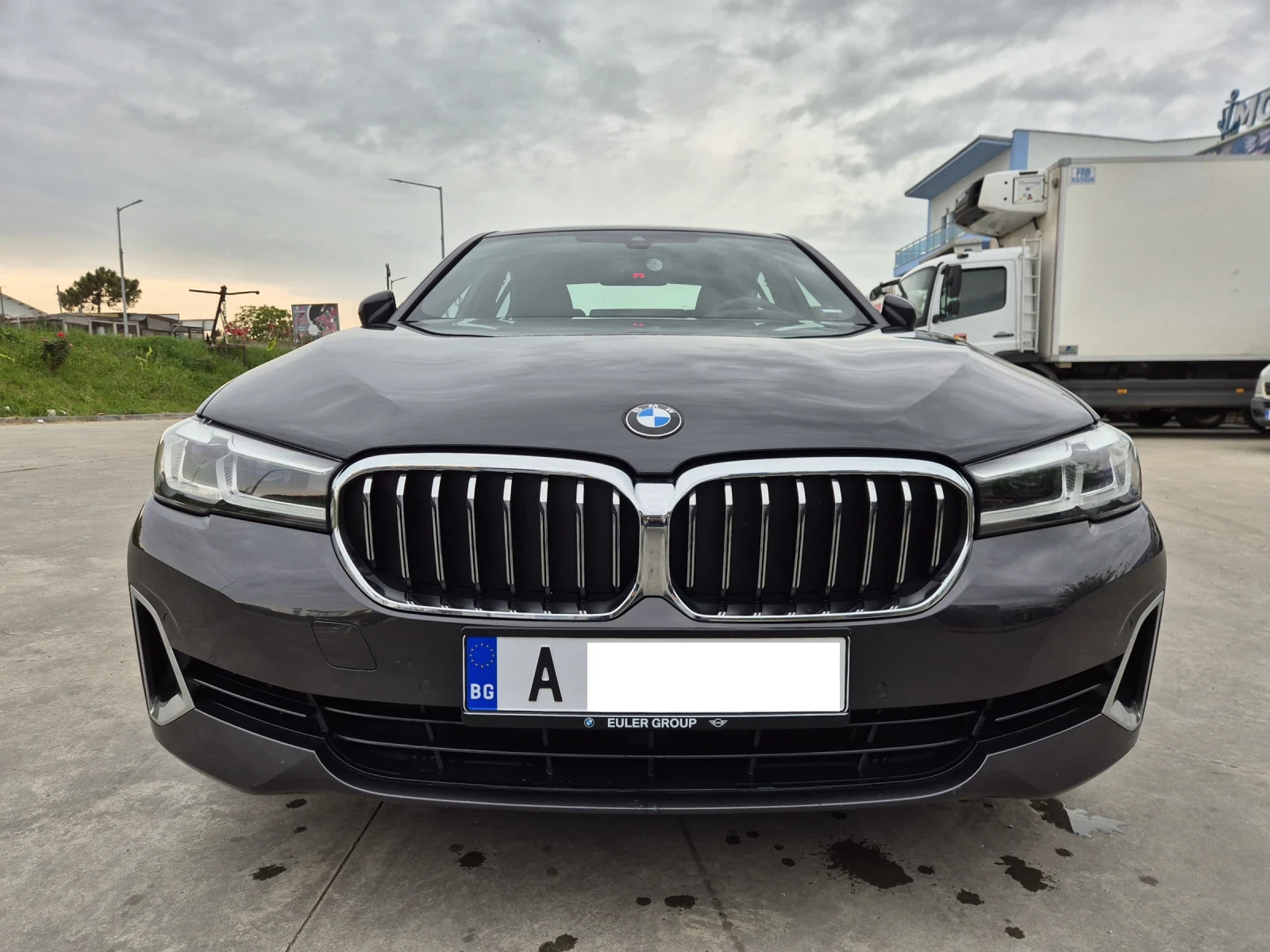 BMW 530 D xdrive premium selection в гаранция до 2027 - изображение 2