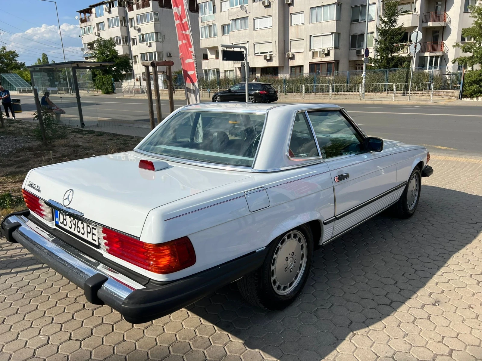 Mercedes-Benz 560 SL/5.5i - изображение 5