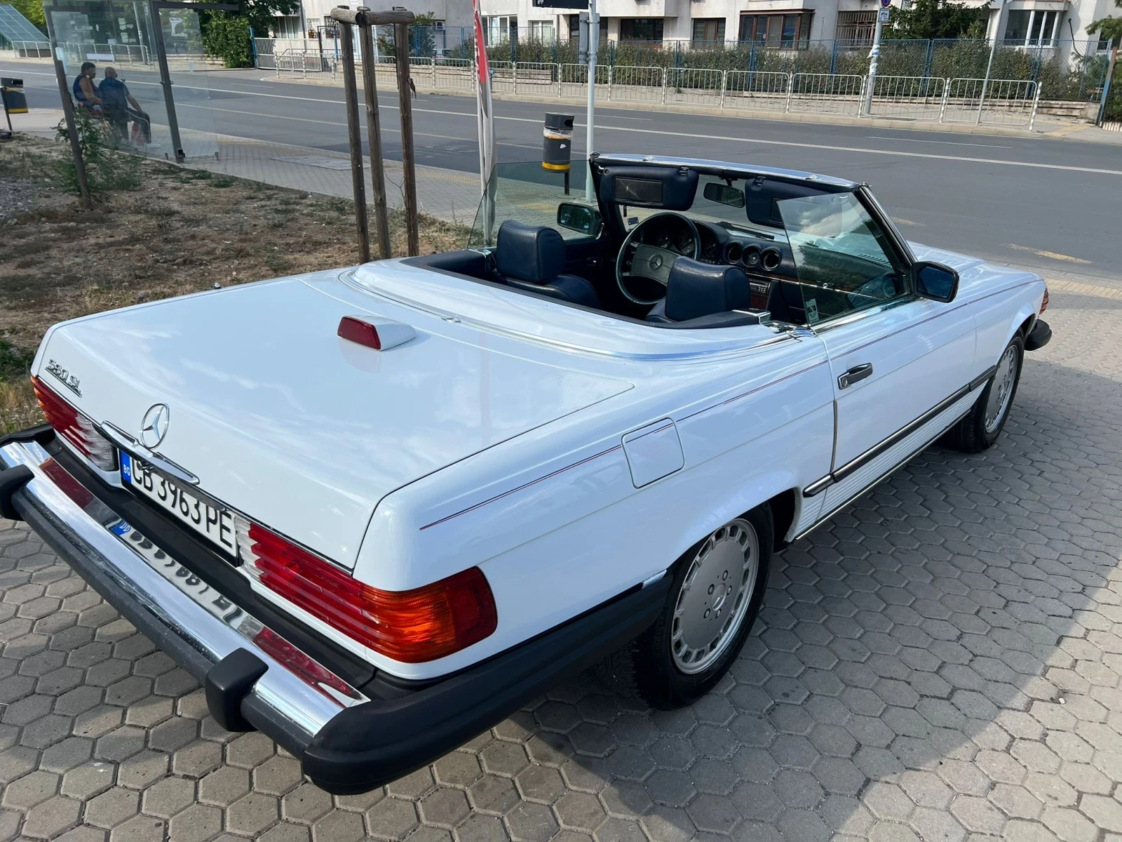 Mercedes-Benz 560 SL/5.5i - изображение 6