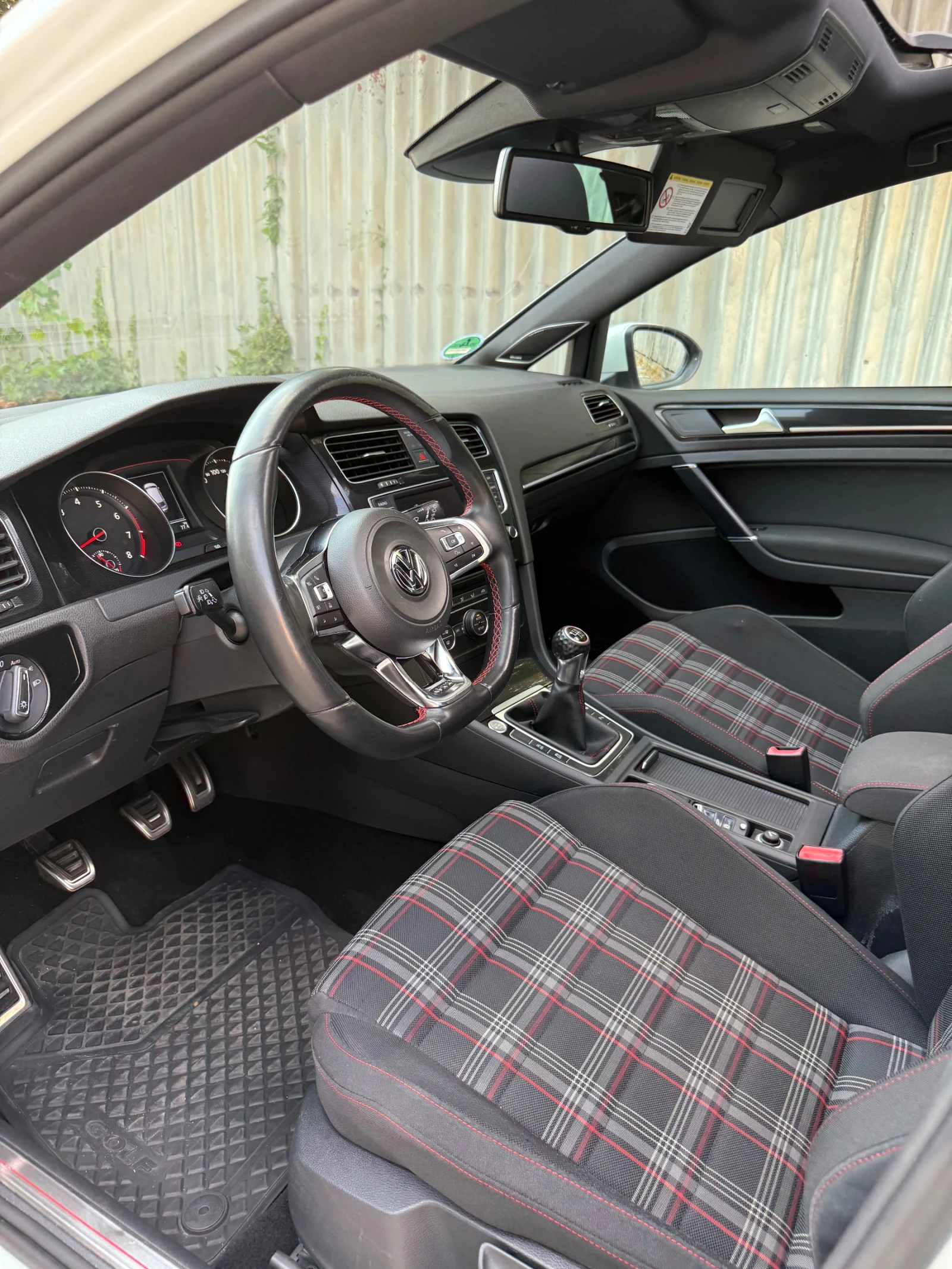 VW Golf 7 GTI Performance - изображение 7