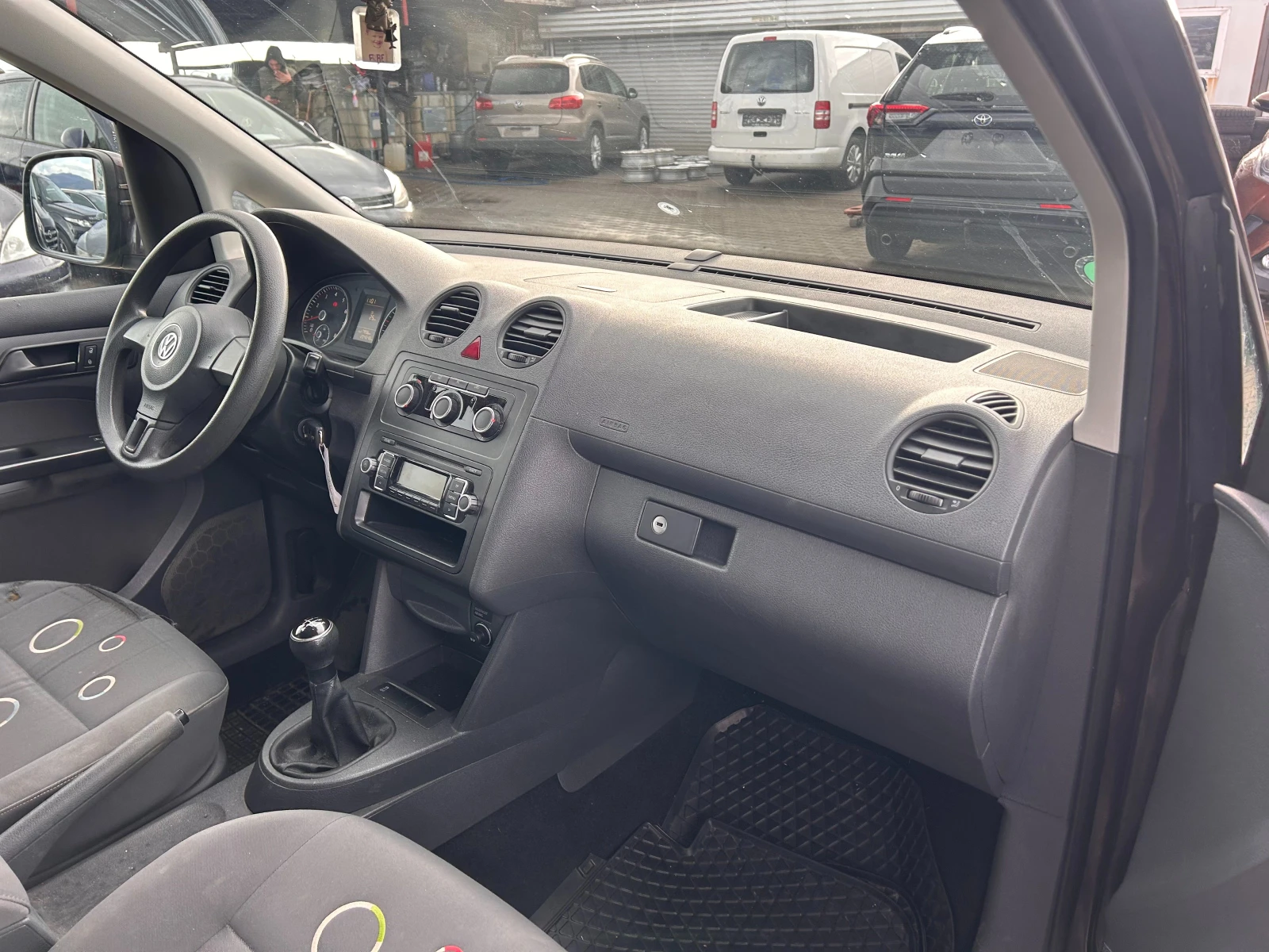 VW Caddy 1.2TSI 4+ 1 EURO 5 | Mobile.bg   10