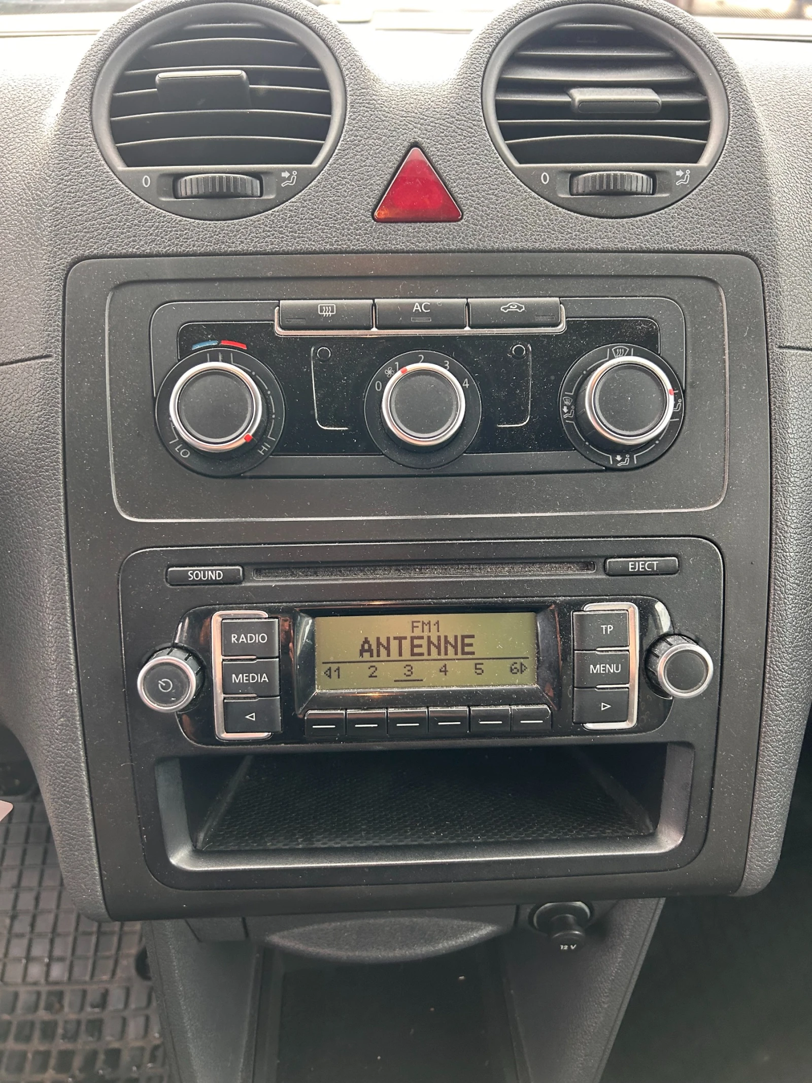 VW Caddy 1.2TSI 4+ 1 EURO 5 | Mobile.bg   13