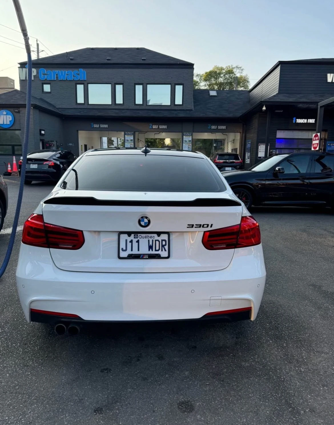 BMW 330 ЧЕРВЕНА КОЖА * * CARFAX * * АВТО КРЕДИТ * *  - изображение 4