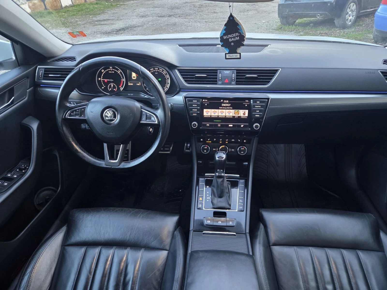 Skoda Superb 2.0 TDI  Combi  DSG  110kw  Navi-akt  temp-xenon - изображение 6