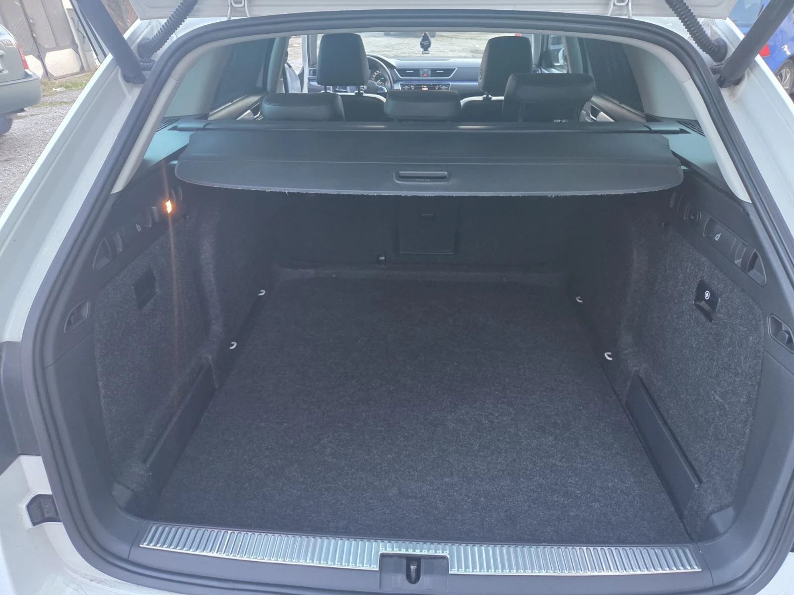 Skoda Superb 2.0 TDI  Combi  DSG  110kw  Navi-akt  temp-xenon - изображение 9