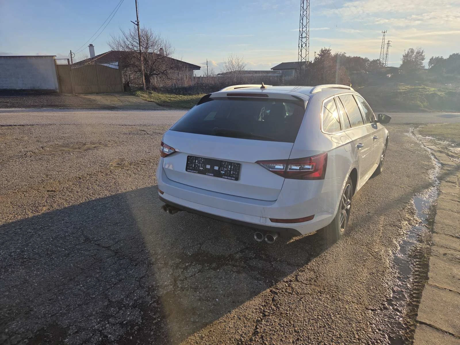 Skoda Superb 2.0 TDI  Combi  DSG  110kw  Navi-akt  temp-xenon - изображение 3