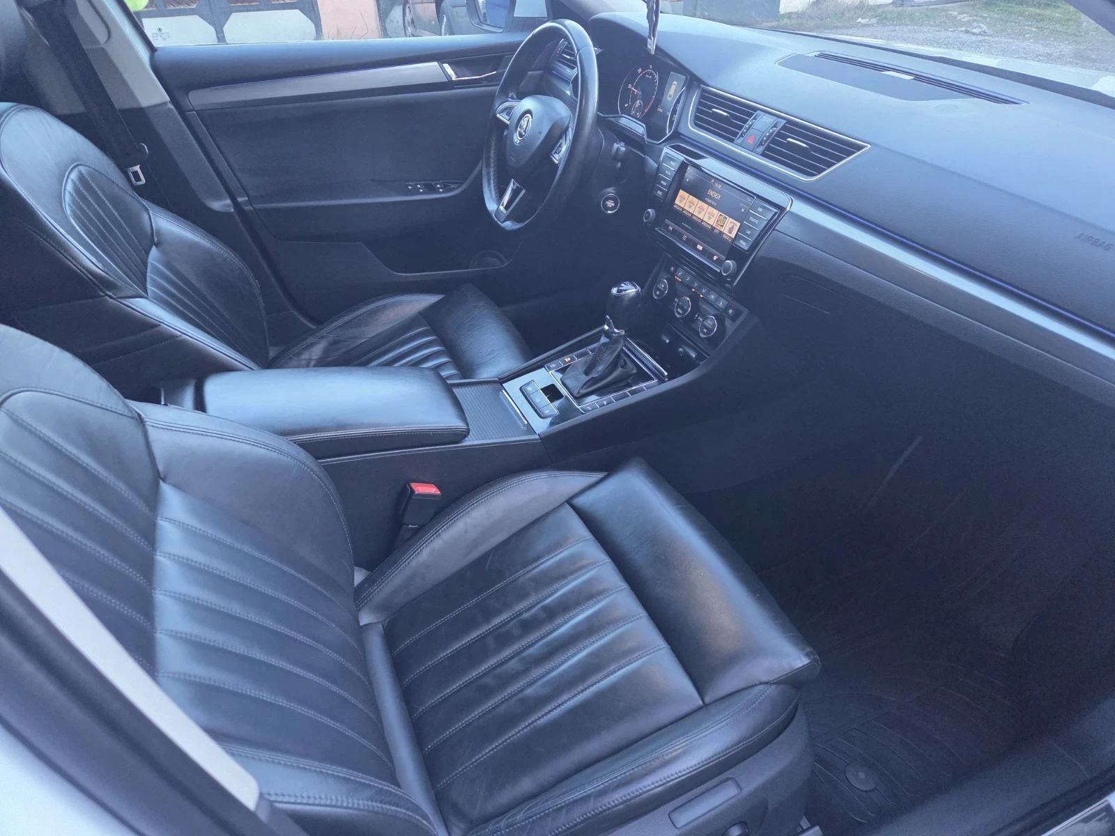 Skoda Superb 2.0 TDI  Combi  DSG  110kw  Navi-akt  temp-xenon | Mobile.bg � ����������� 11