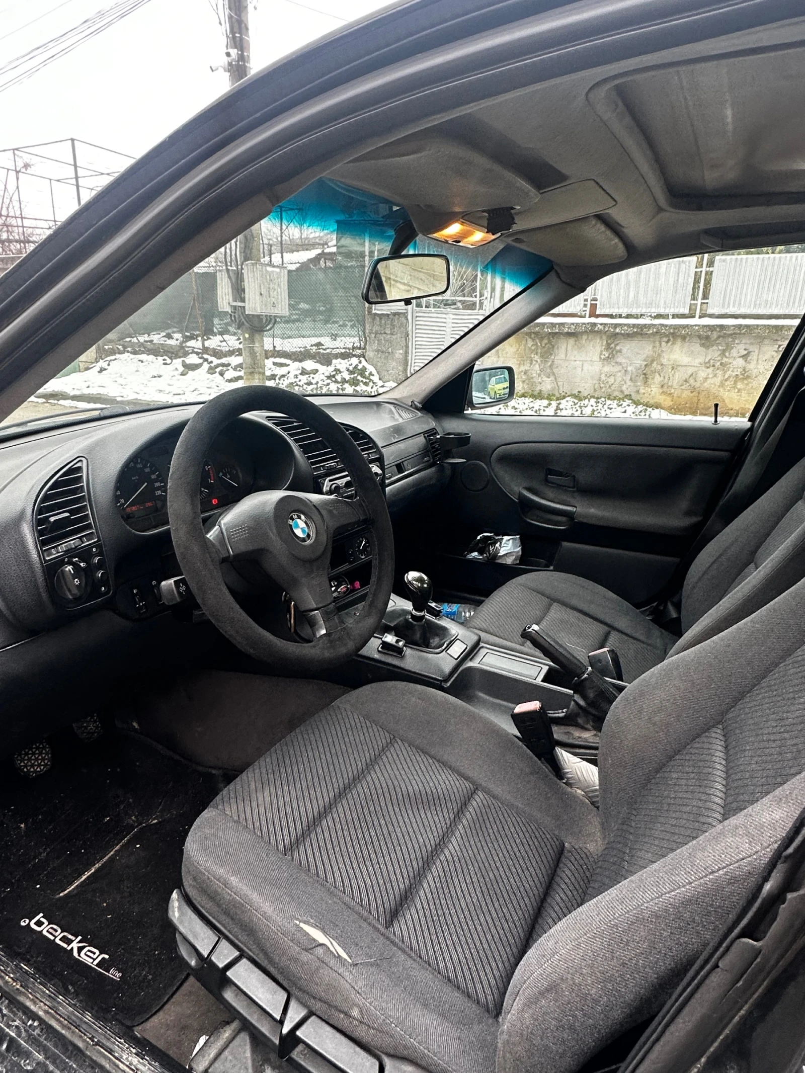BMW 318, снимка 11 - Автомобили и джипове - 53706418