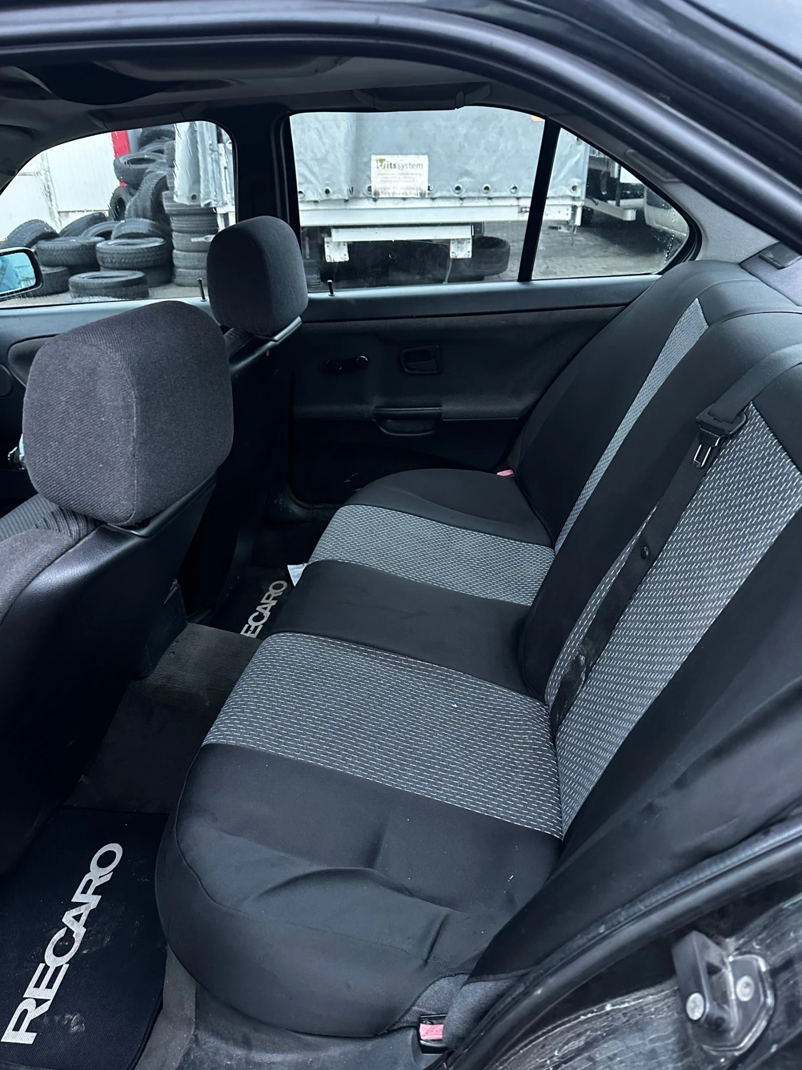 BMW 318, снимка 12 - Автомобили и джипове - 53706418