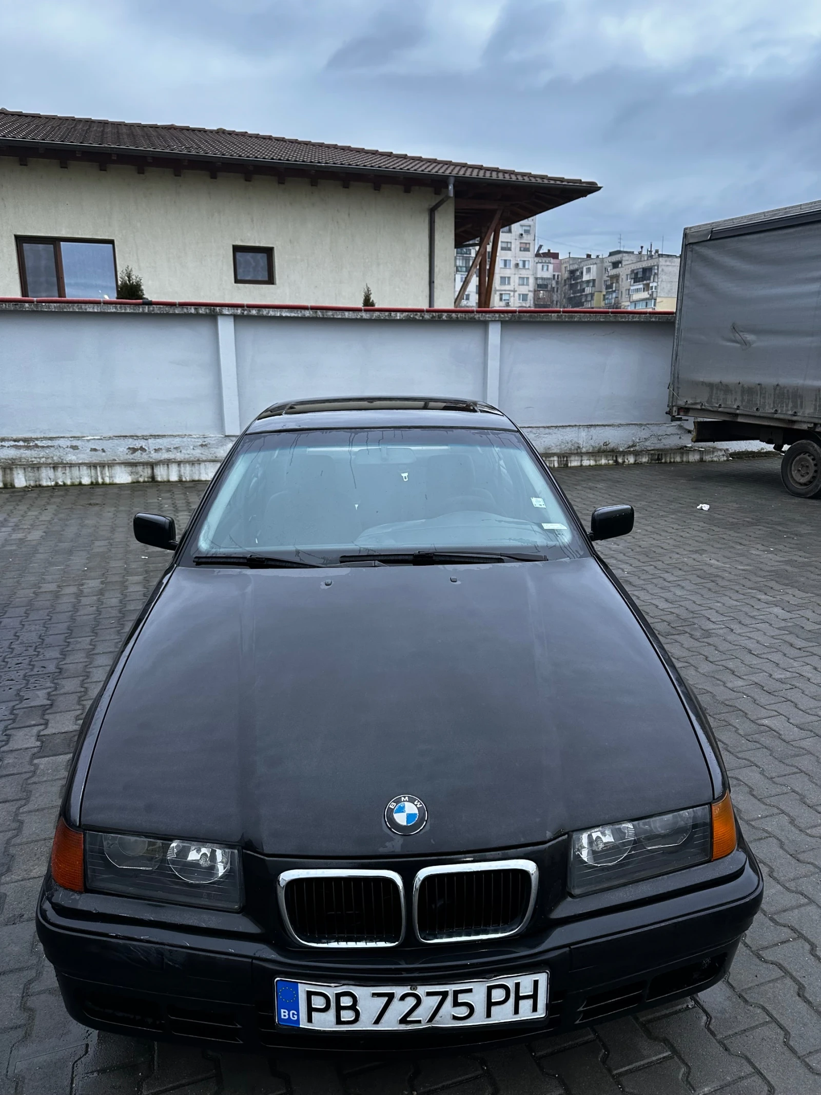 BMW 318  - изображение 7