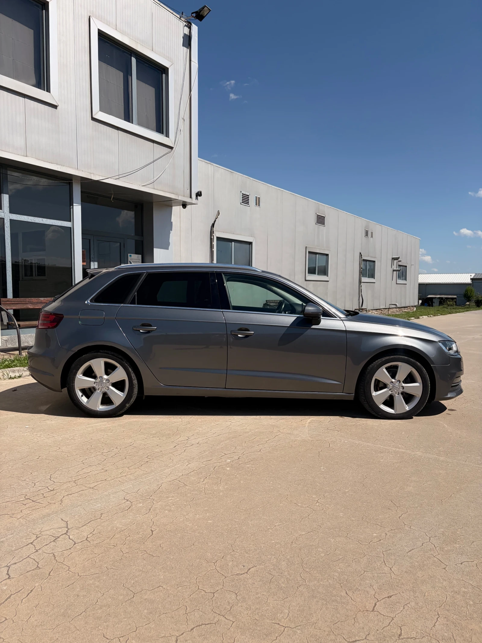 Audi A3 2.0TDI / S-Tronic / Navi / Drive Select, снимка 3 - Автомобили и джипове - 53761493