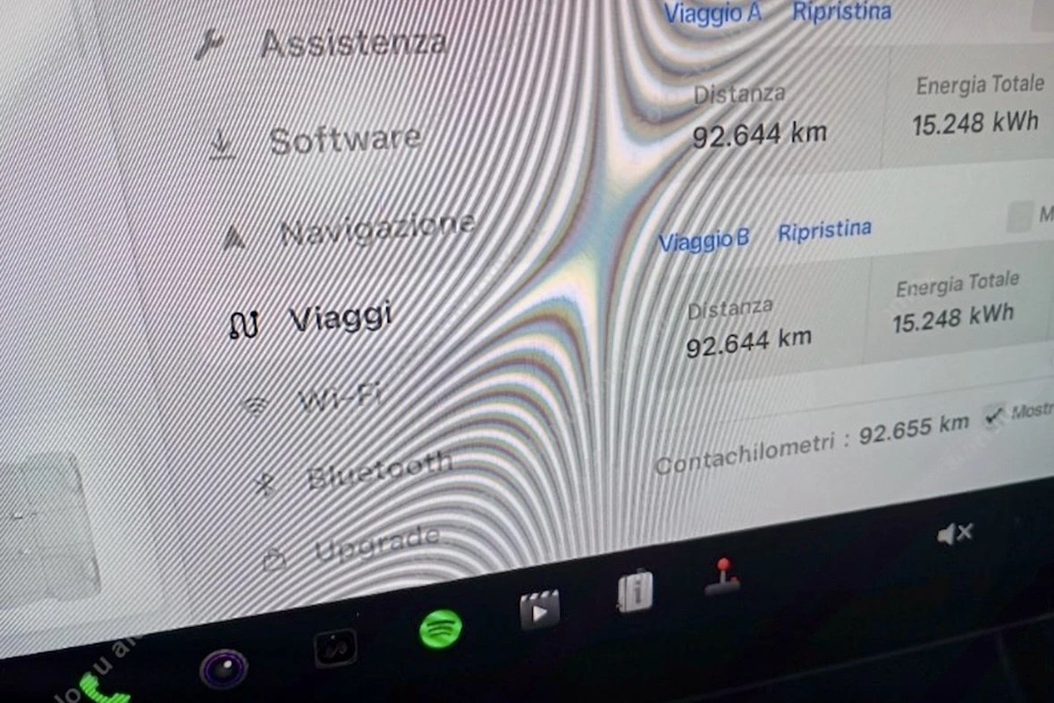 Tesla Model Y  Long Range 75 kWh - Dual Motor, снимка 8 - Автомобили и джипове - 54365768