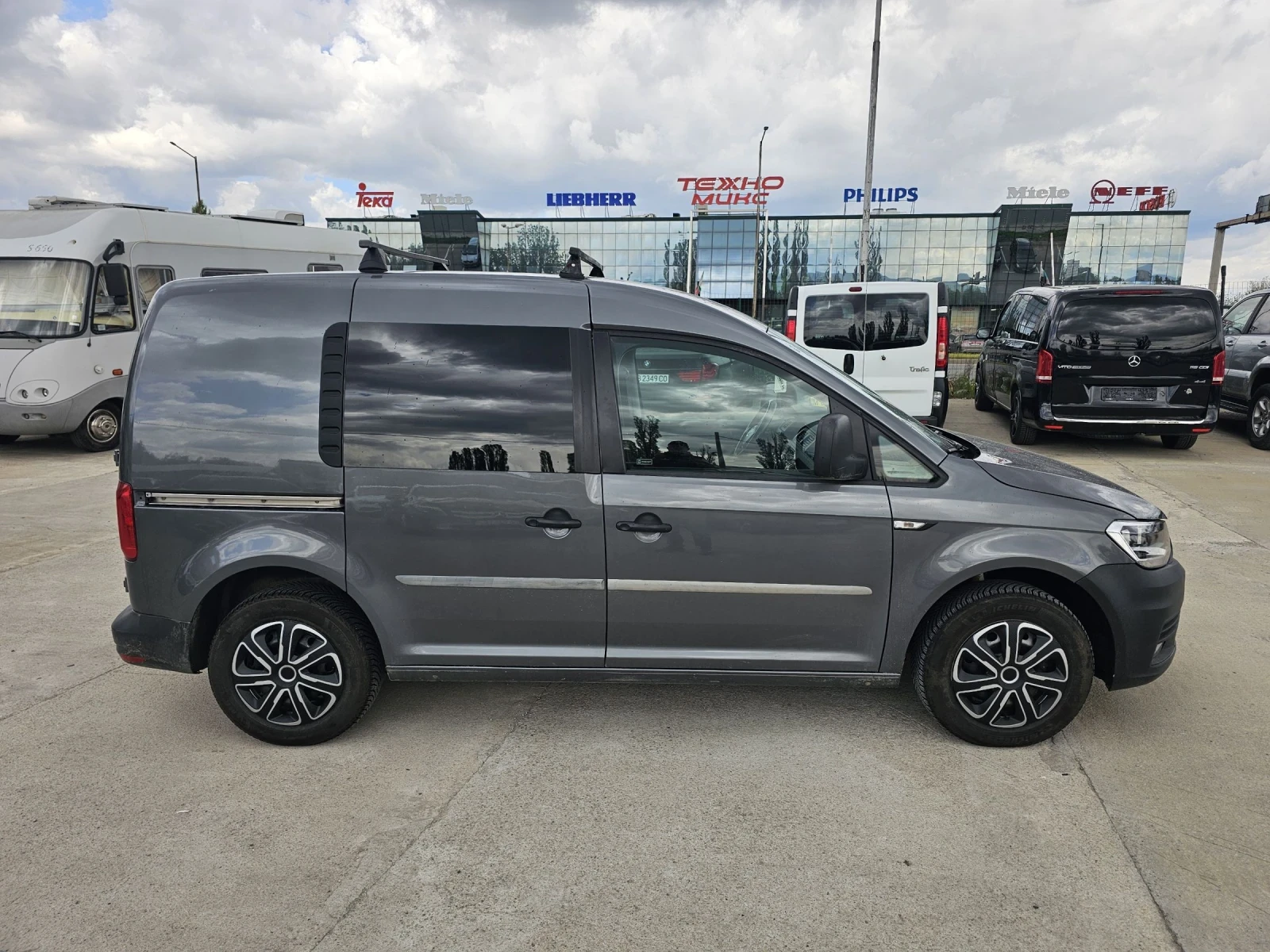 VW Caddy 2, 0, DSG, Климатроник, снимка 4 - Автомобили и джипове - 54388890