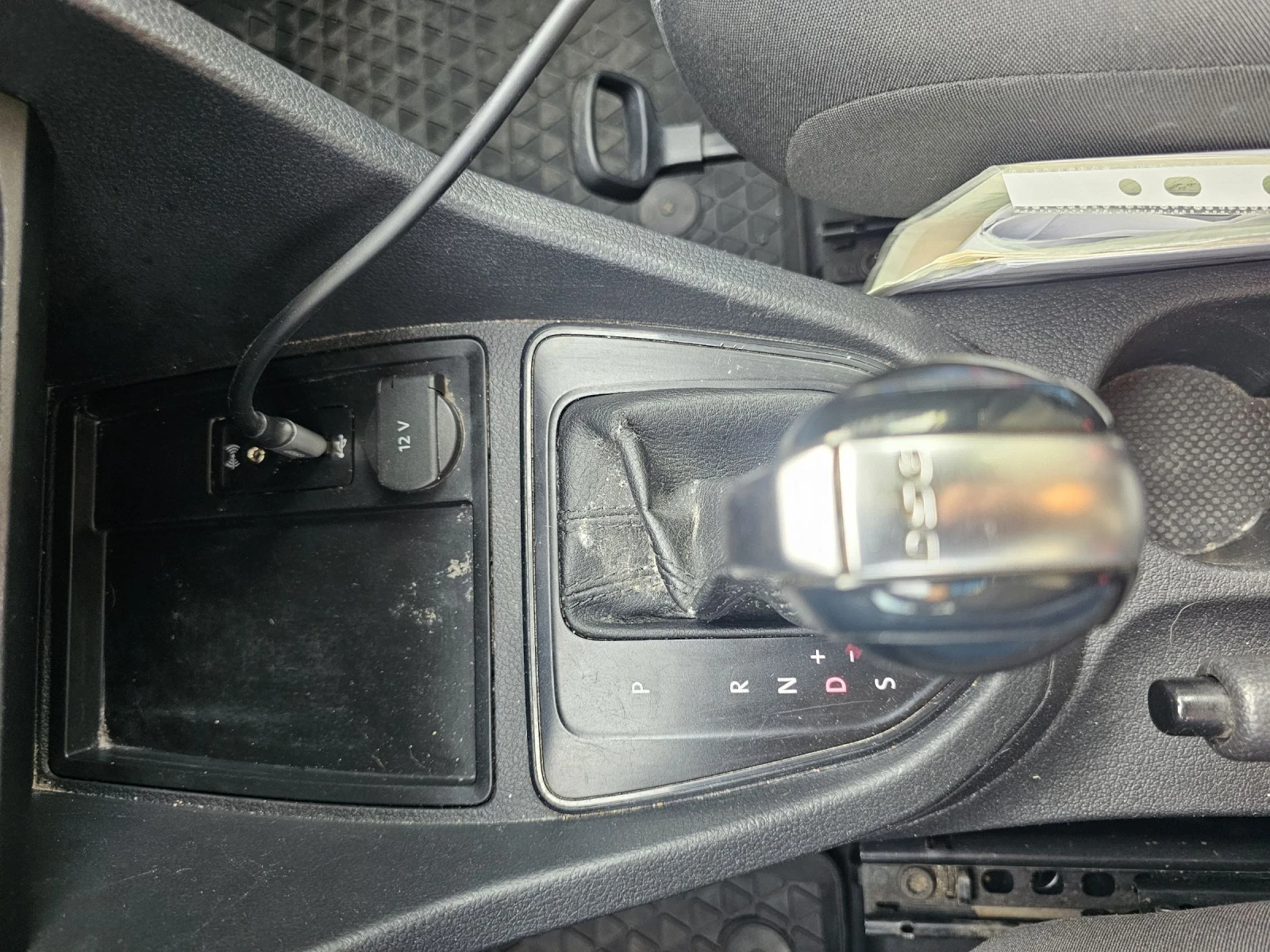 VW Caddy 2, 0, DSG, Климатроник, снимка 8 - Автомобили и джипове - 54388890