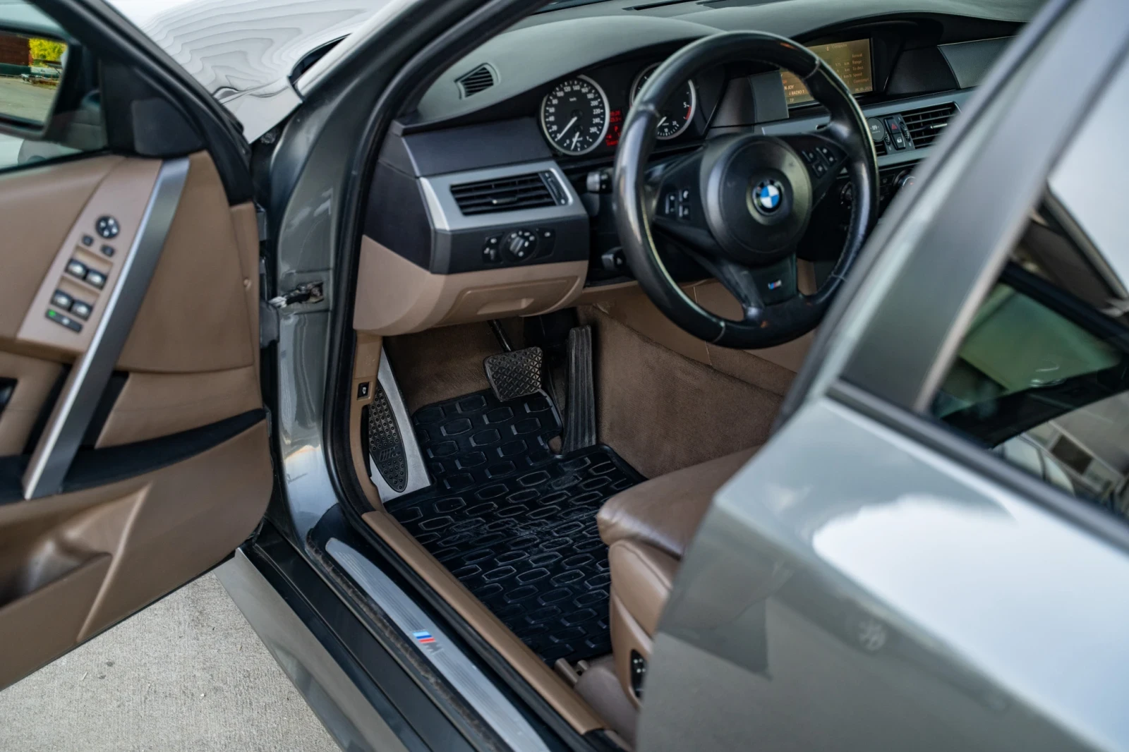 BMW 530 530XD, снимка 14 - Автомобили и джипове - 54487416
