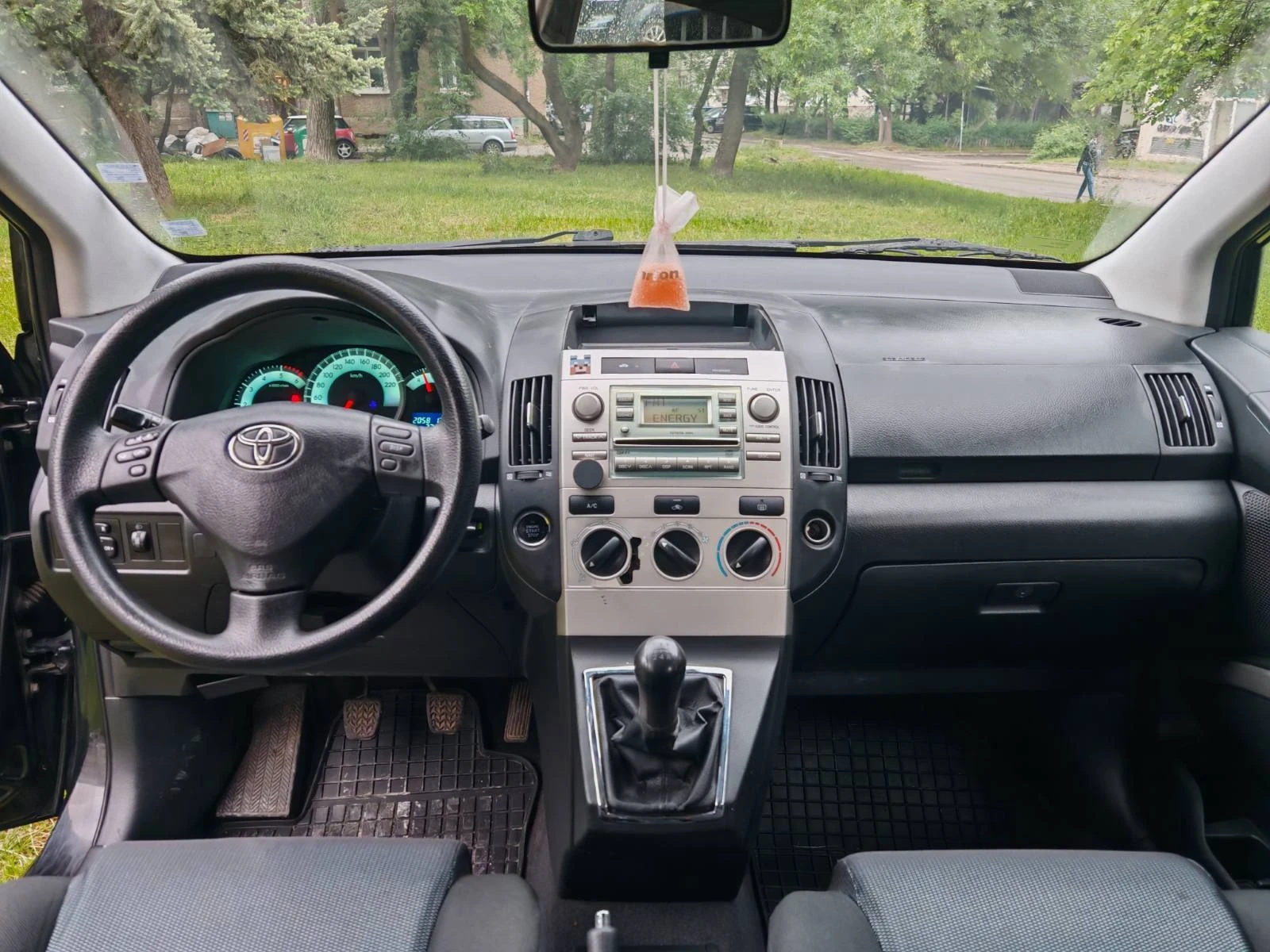 Toyota Corolla verso 2.0d4d 116к.с, снимка 15 - Автомобили и джипове - 54637481