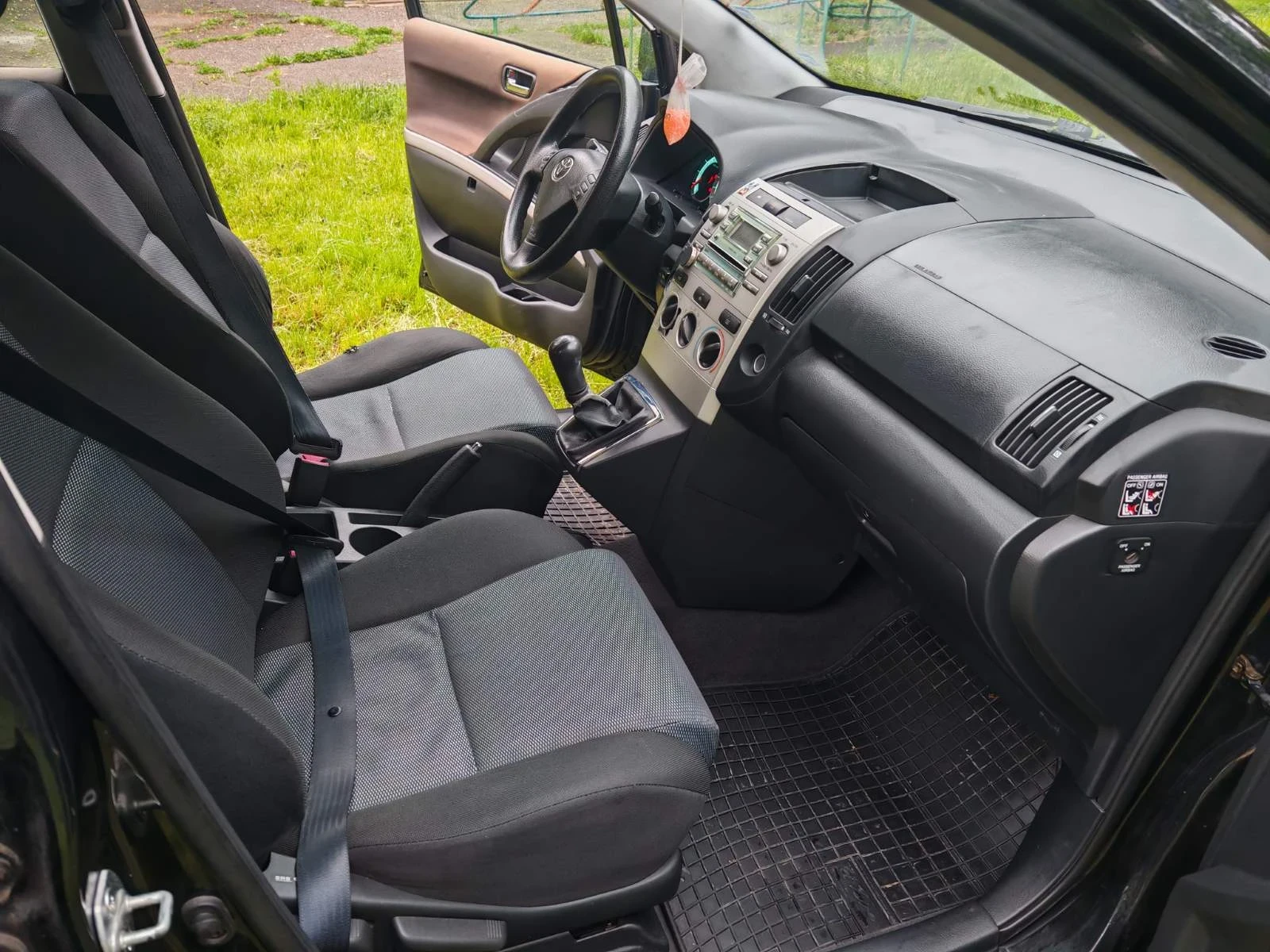 Toyota Corolla verso 2.0d4d 116к.с, снимка 13 - Автомобили и джипове - 54637481