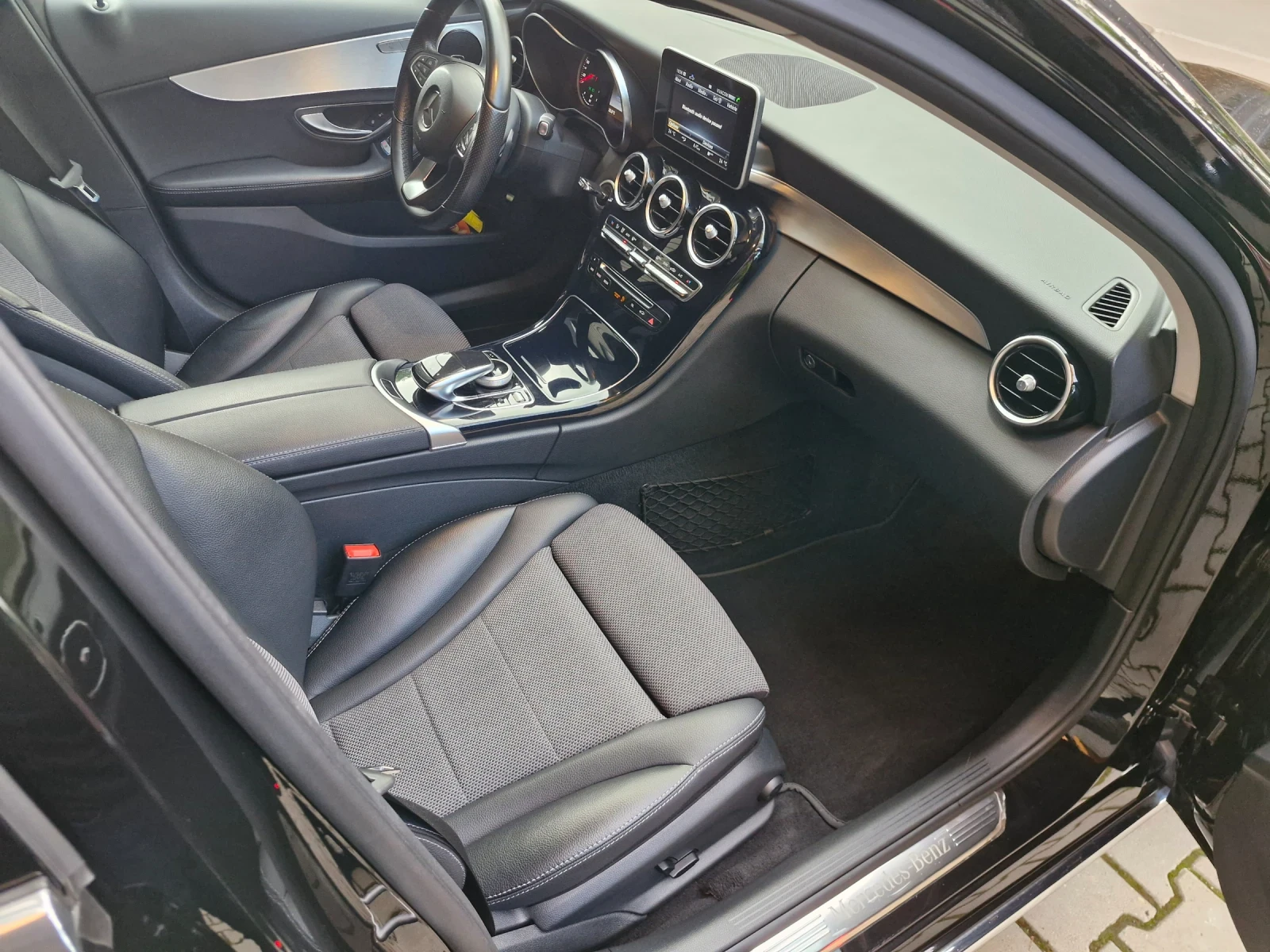 Mercedes-Benz C 220 SILVER STAR, снимка 13 - Автомобили и джипове - 54662543