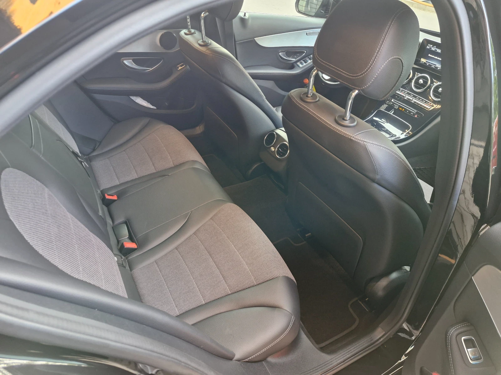 Mercedes-Benz C 220 SILVER STAR, снимка 11 - Автомобили и джипове - 54662543