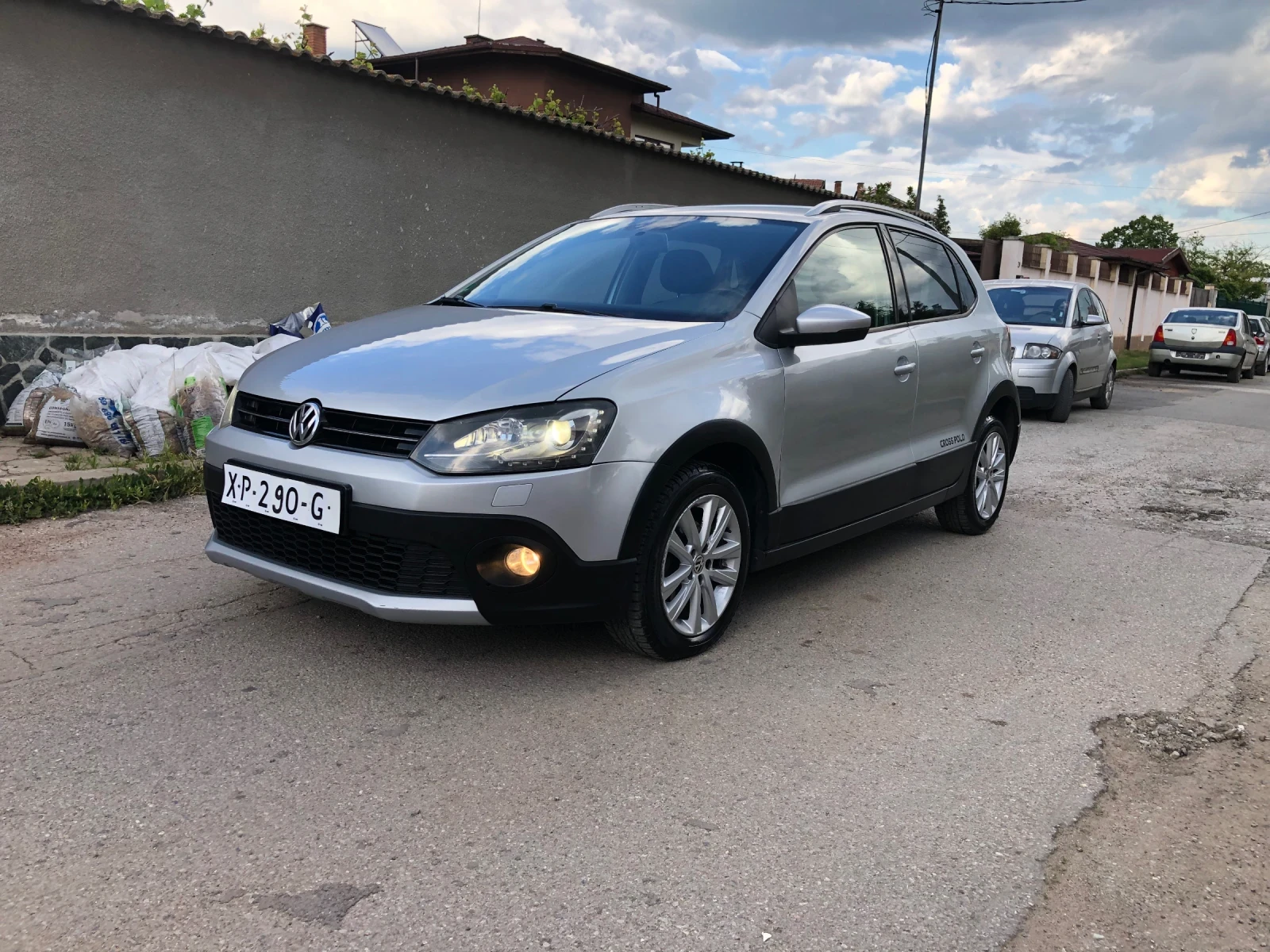 VW Polo Cross polo 1.6TDI 90к. XENON, снимка 3 - Автомобили и джипове - 54664109