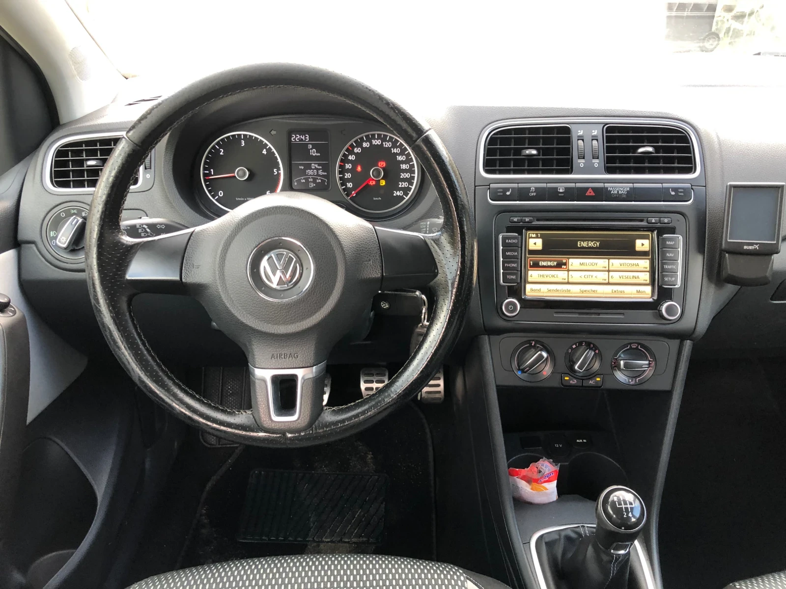 VW Polo Cross polo 1.6TDI 90к. XENON, снимка 9 - Автомобили и джипове - 54664109