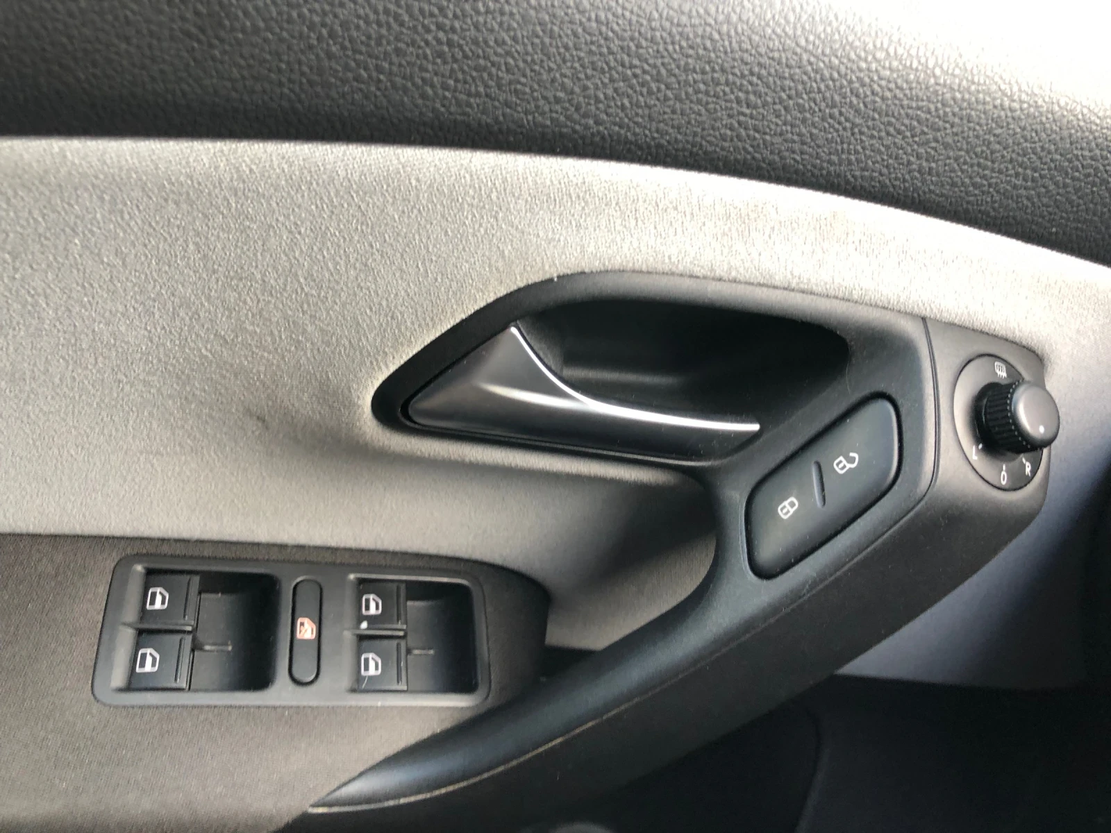 VW Polo Cross polo 1.6TDI 90к. XENON, снимка 12 - Автомобили и джипове - 54664109