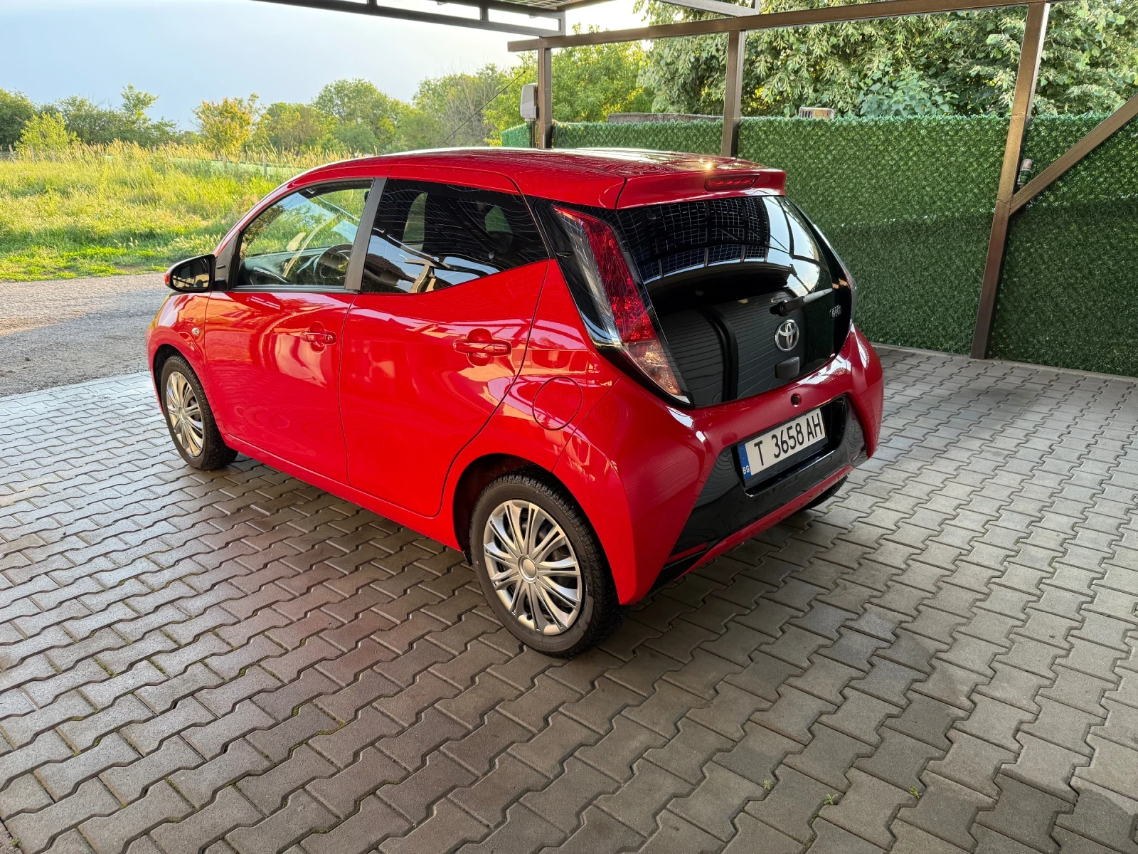 Toyota Aygo Бензин, снимка 3 - Автомобили и джипове - 54730091