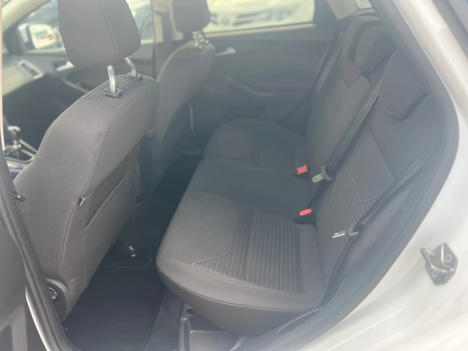 Ford Focus 1.5cdti NAVI TOP, снимка 15 - Автомобили и джипове - 54932082