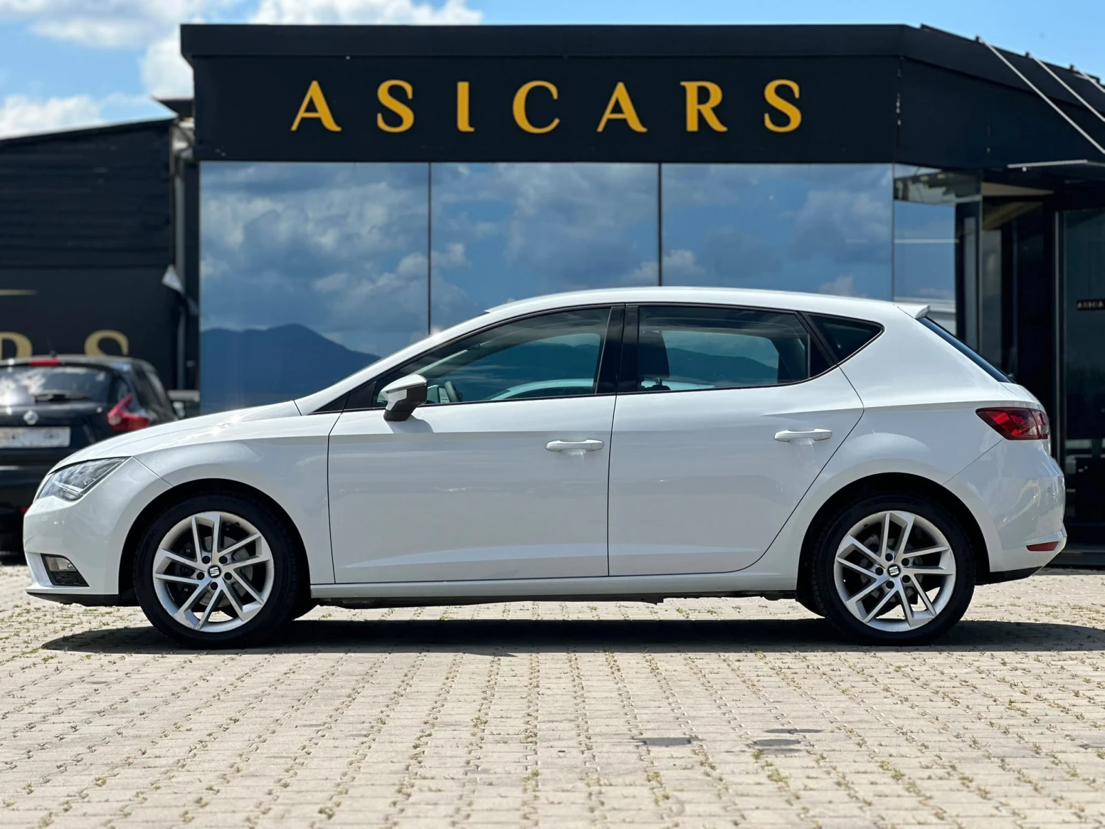 Seat Leon / STYLE / 1.4 TGI / EURO 6 /, снимка 2 - Автомобили и джипове - 54958179