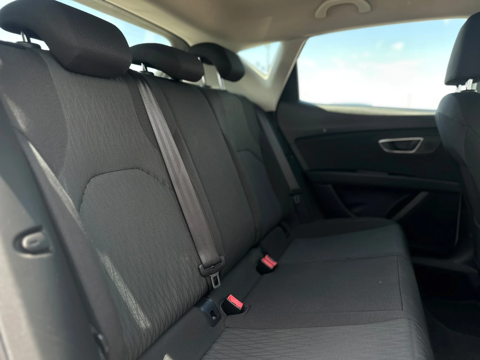 Seat Leon / STYLE / 1.4 TGI / EURO 6 /, снимка 12 - Автомобили и джипове - 54958179