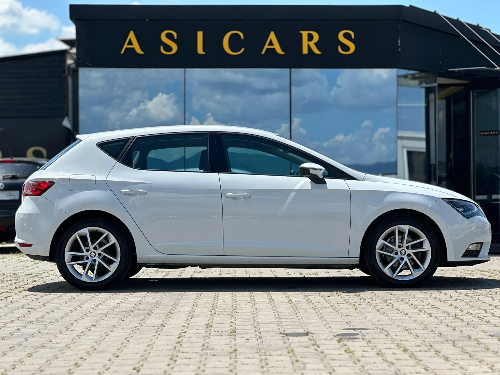 Seat Leon / STYLE / 1.4 TGI / EURO 6 /, снимка 6 - Автомобили и джипове - 54958179