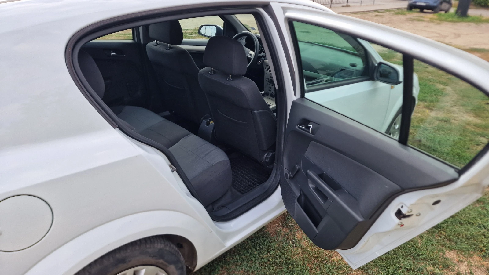 Opel Astra H Facelift, снимка 12 - Автомобили и джипове - 55605913