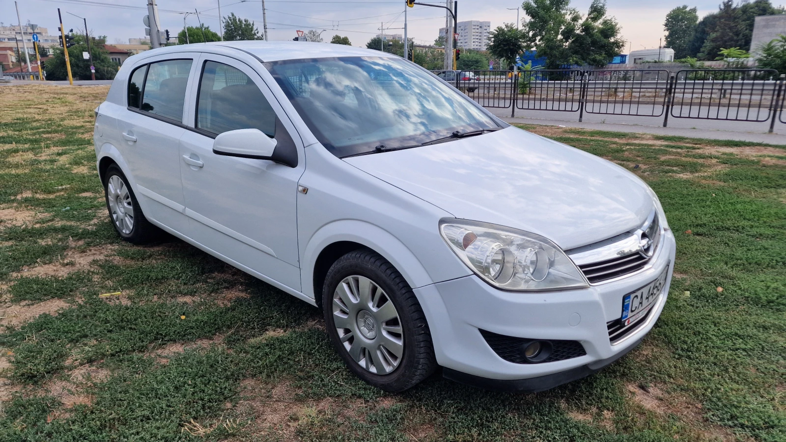 Opel Astra H Facelift, снимка 3 - Автомобили и джипове - 55605913