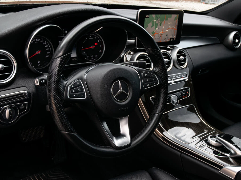 Mercedes-Benz C 300 4MATIC | AMG Pack | Keyless | Мъртва точка, снимка 7 - Автомобили и джипове - 55653347