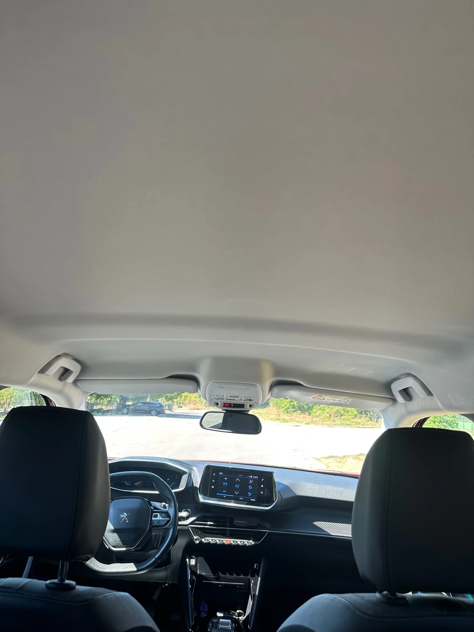 Peugeot 2008 1.2 Pure Tech 130 EURO 6, снимка 13 - Автомобили и джипове - 55746046