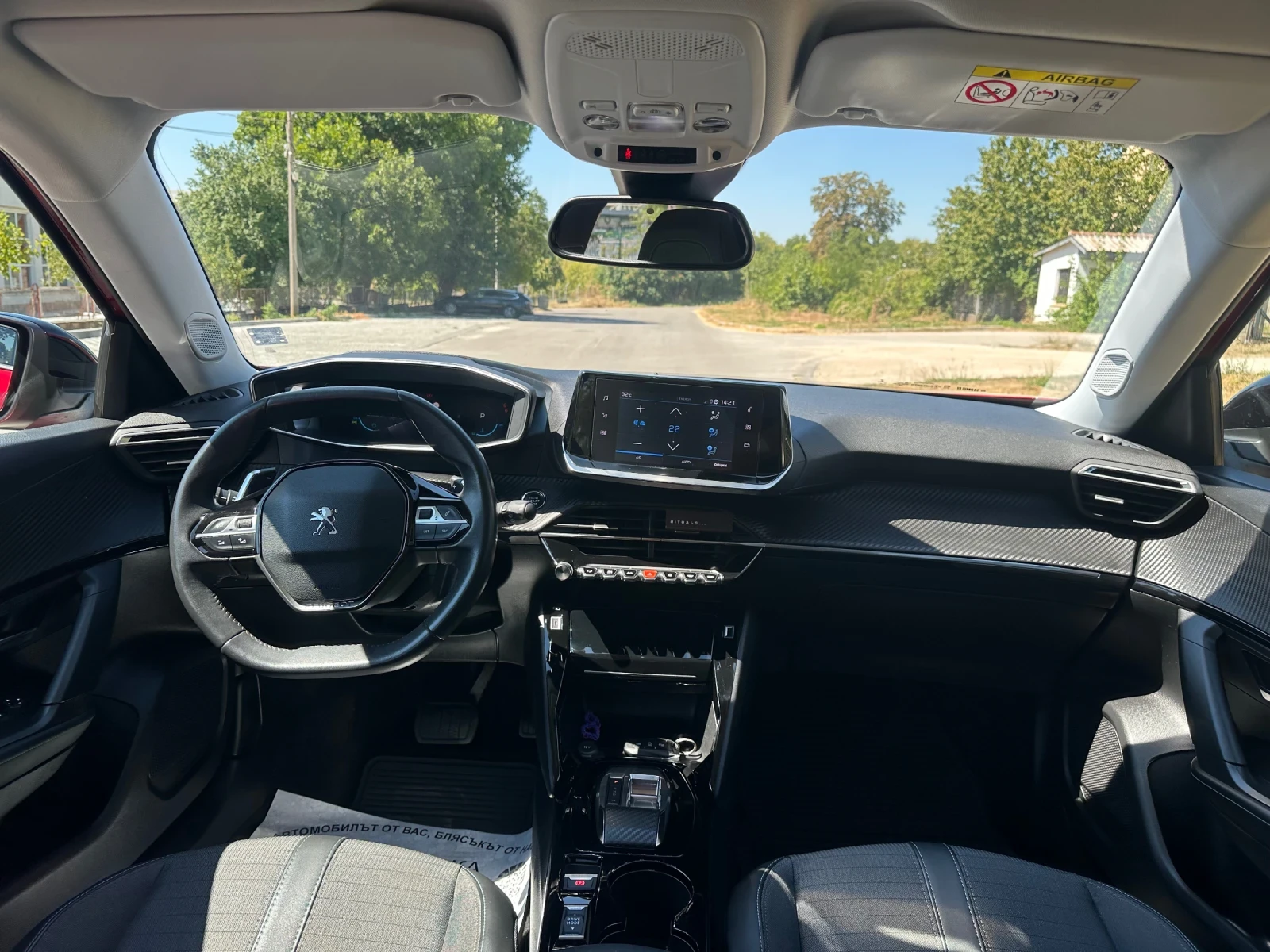 Peugeot 2008 1.2 Pure Tech 130 EURO 6, снимка 8 - Автомобили и джипове - 55746046