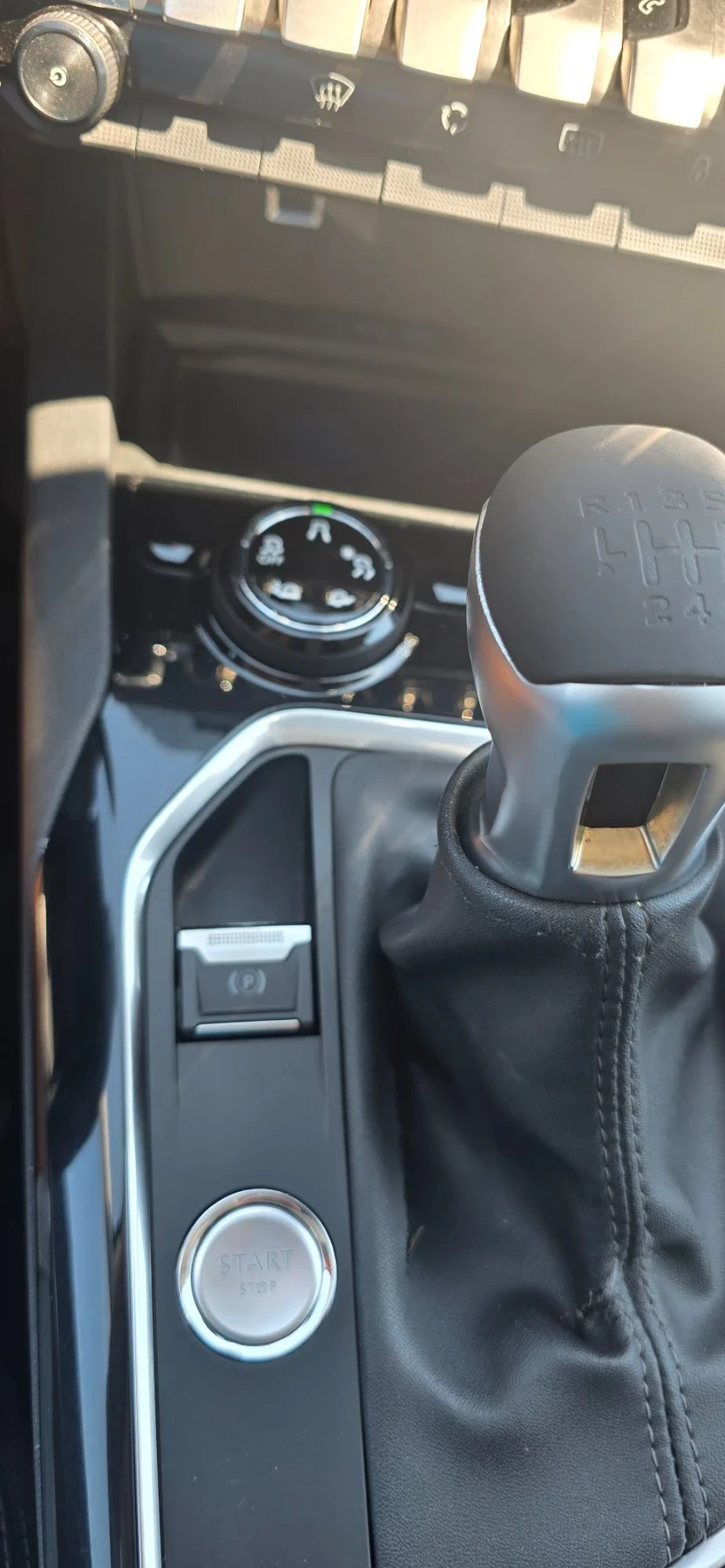 Peugeot 3008 1.6 Hdi-Allure-120hp, снимка 11 - Автомобили и джипове - 55794280